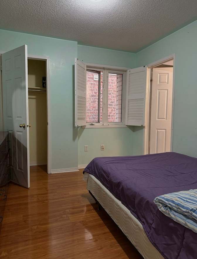 Rey Vinay's room