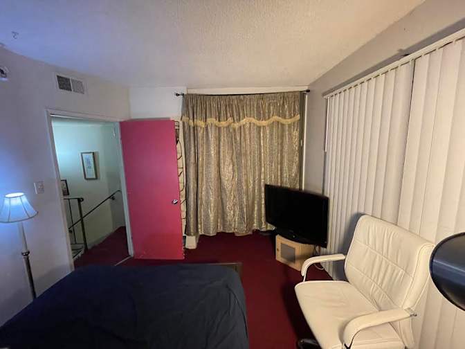 Ron's room