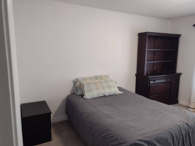 Cle's room
