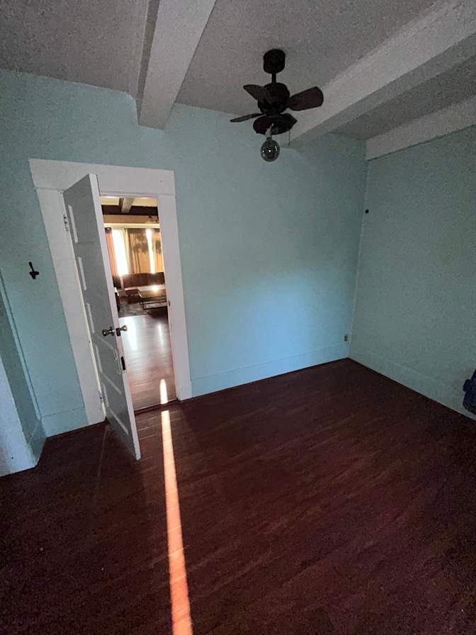 Lee's room