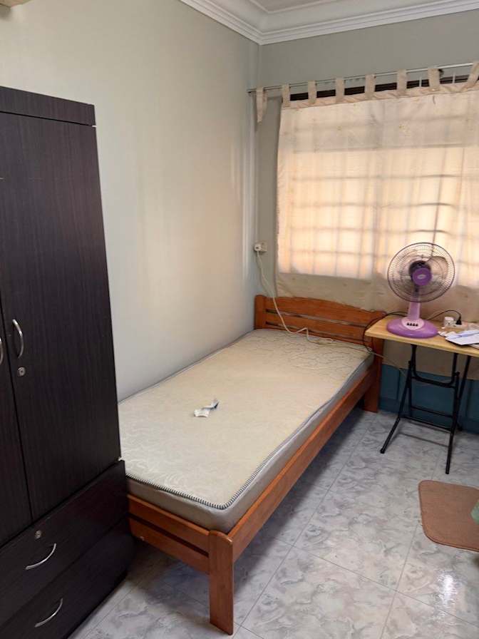 DINESH B's room