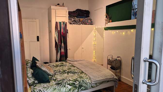 Annika's room