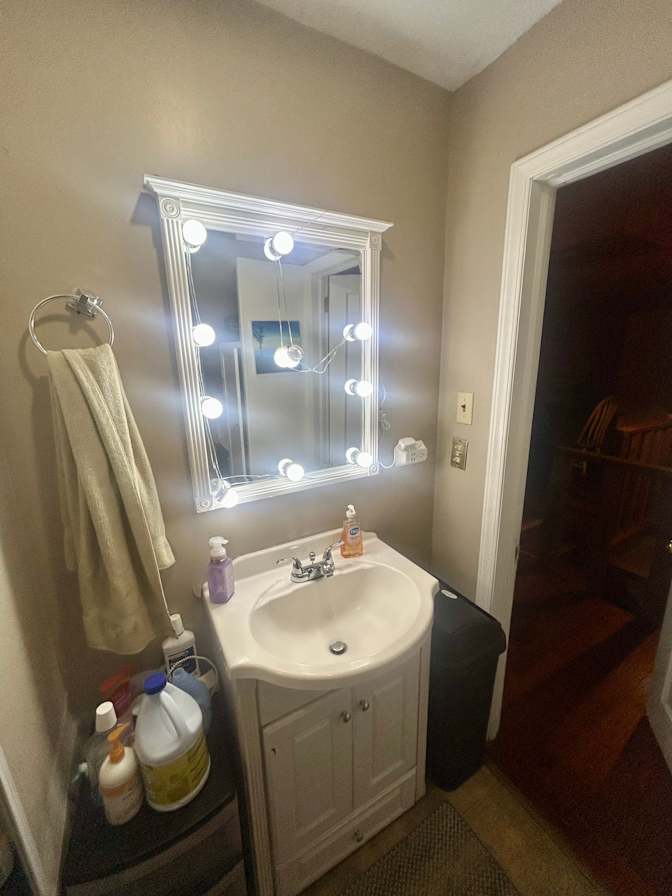 Thomas's room
