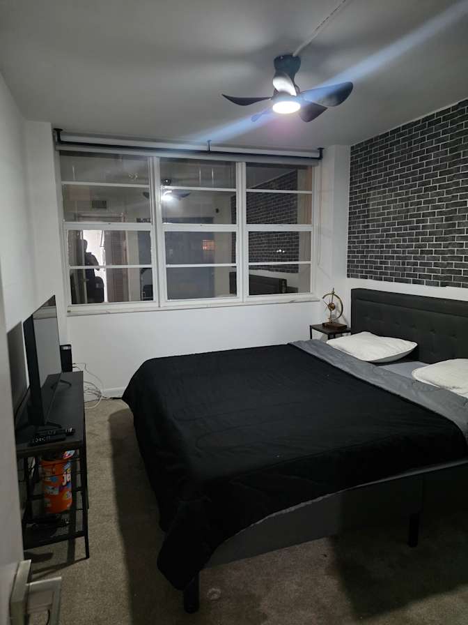 Gabriel samper's room