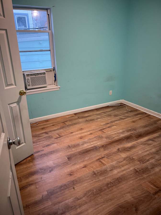 Jen's room