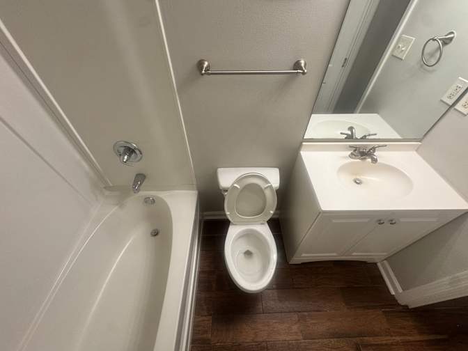 Alcove Rooms's room