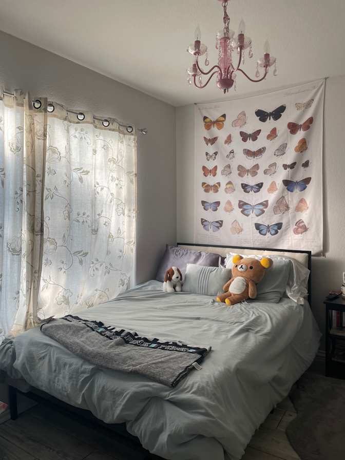 Derah's room