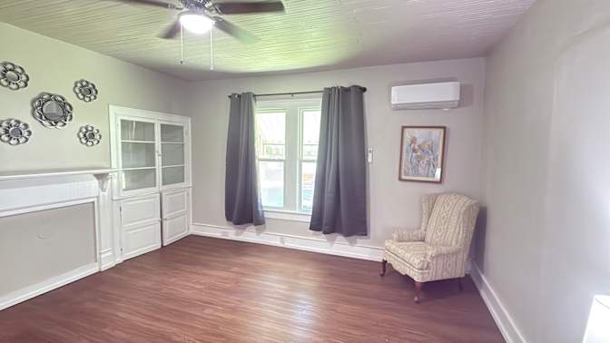 Darren Phillips's room