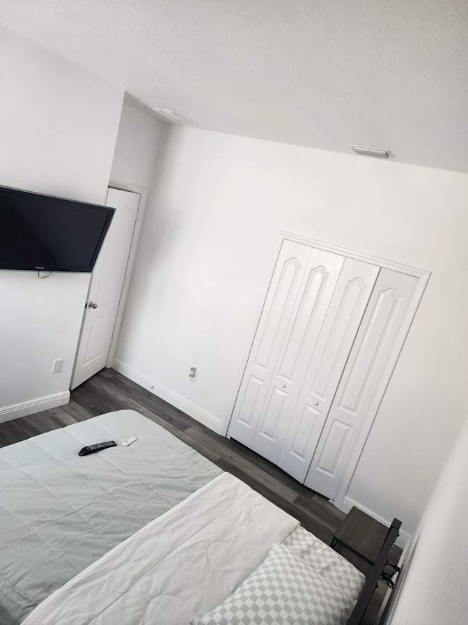 Mauricio's room