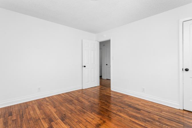 Alcove Rooms's room