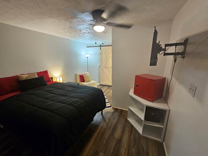 CL&C Property Management and Consulting's room