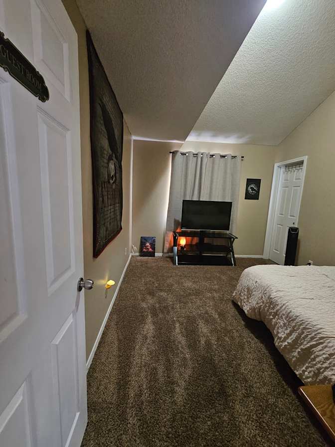Alexis's room