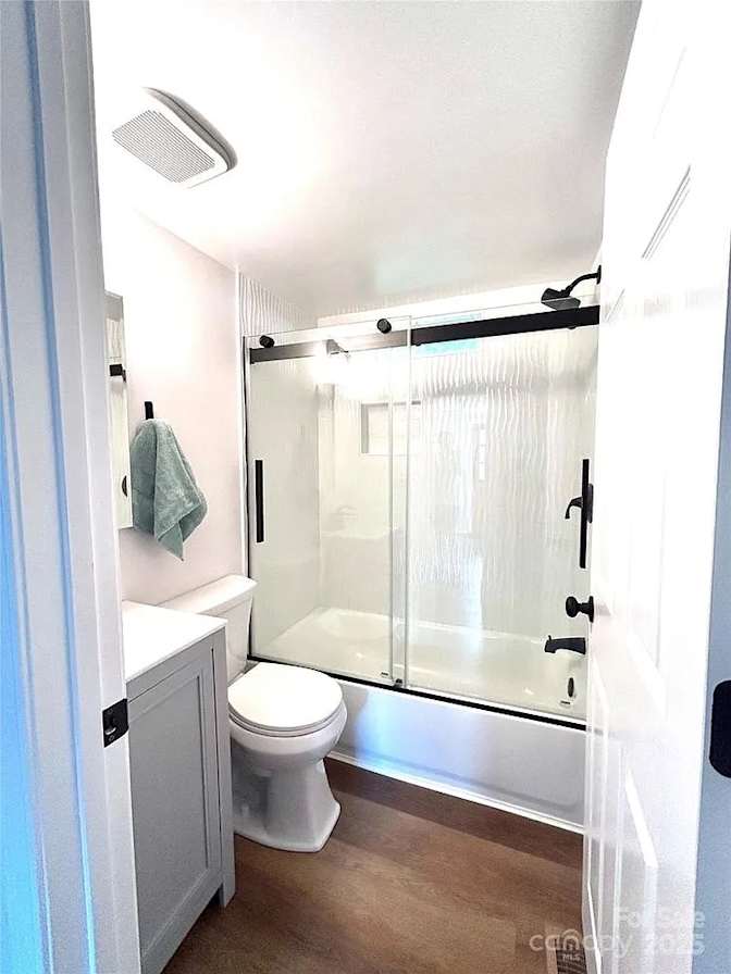 Alcove Rooms's room