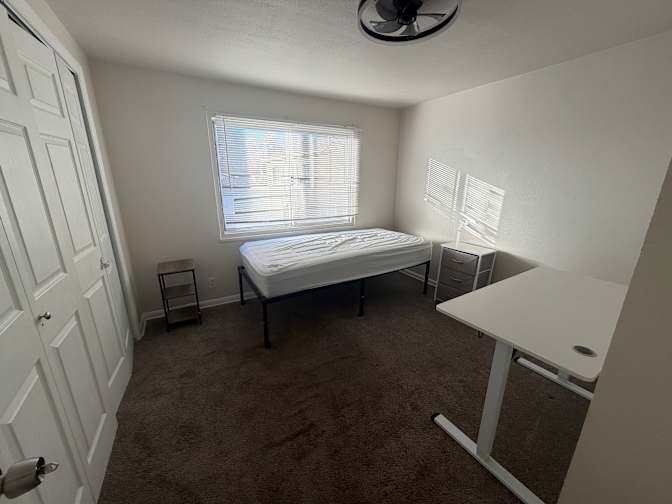 Mauricio Valverde's room