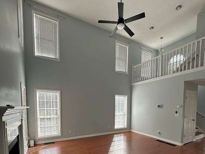 Alcove Rooms's room