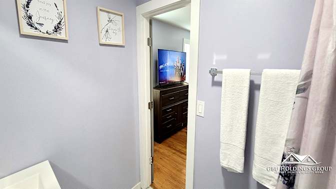 GBU Holdings Group's room