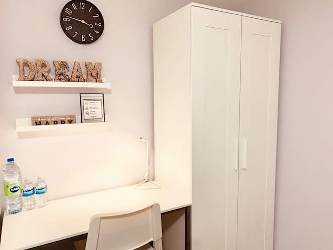 Vivian's room