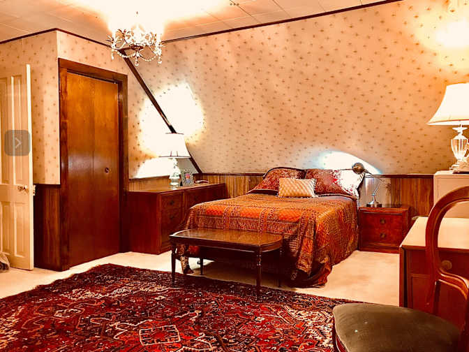 Mark's room