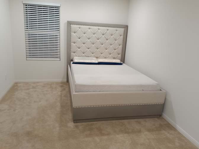 Akintola's room