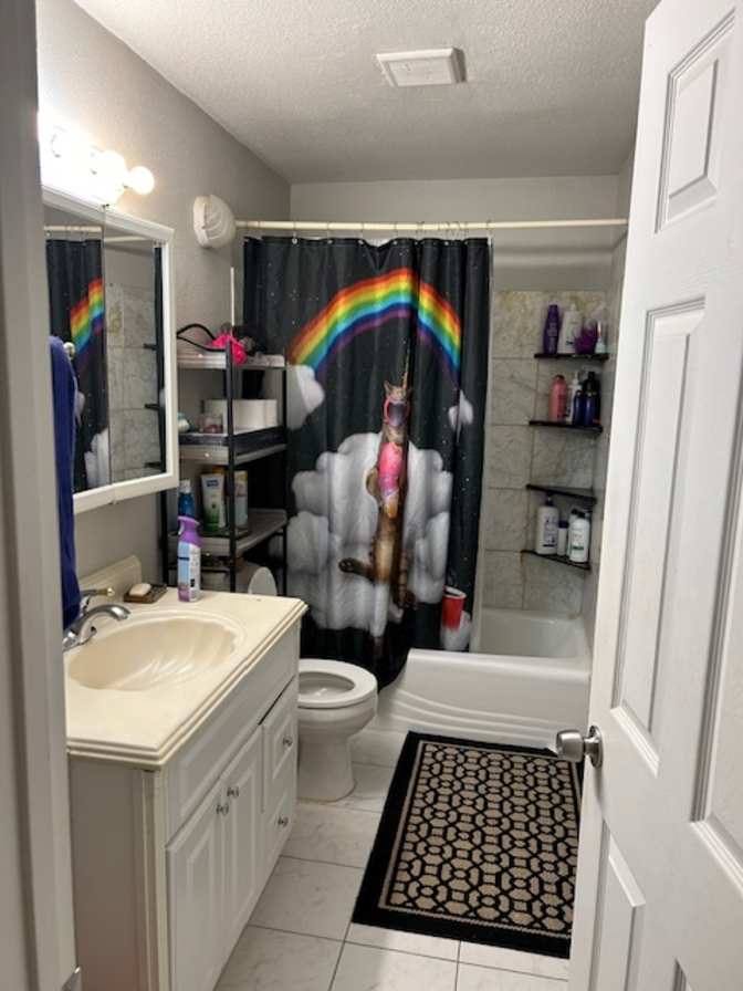 Olivia  Temu's room