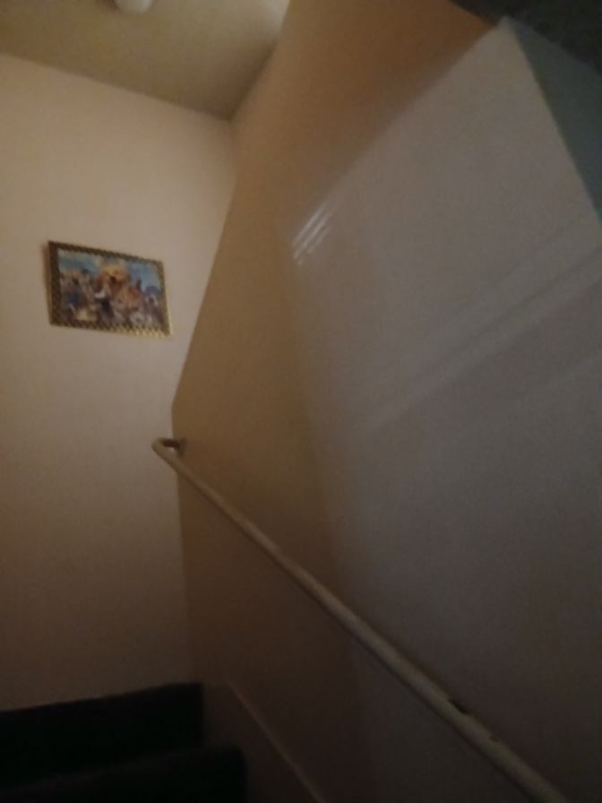 carlos's room