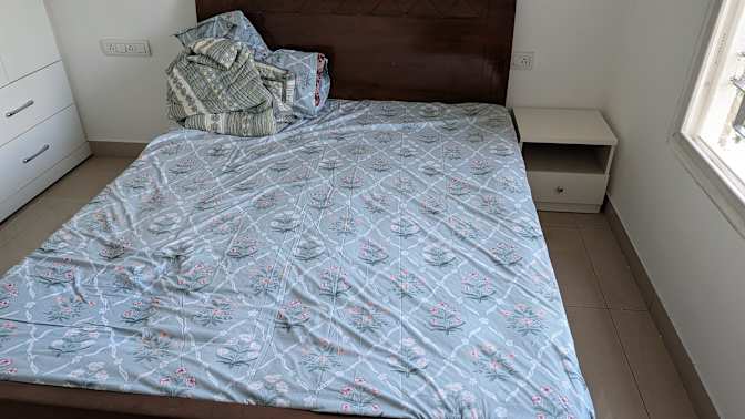 Yadush's room