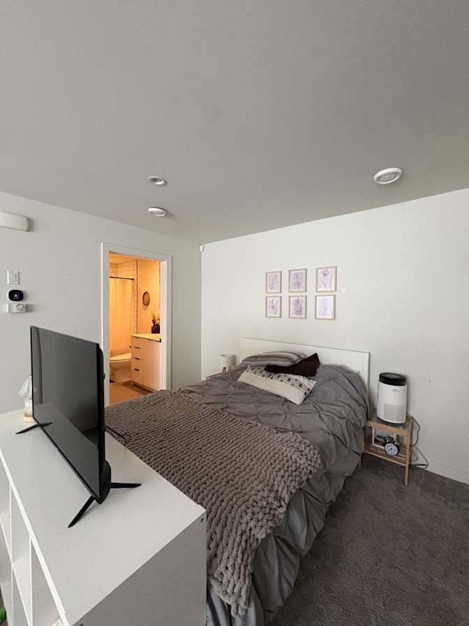 Andrea's room