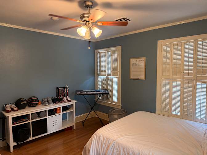 Menzelle Dedeaux's room