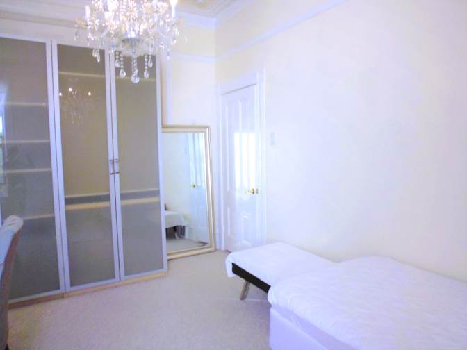 Tenny's room
