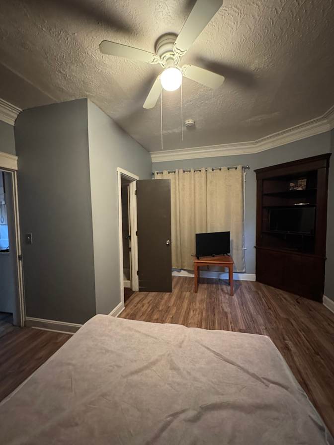 Black Diamond Ministries LLC's room