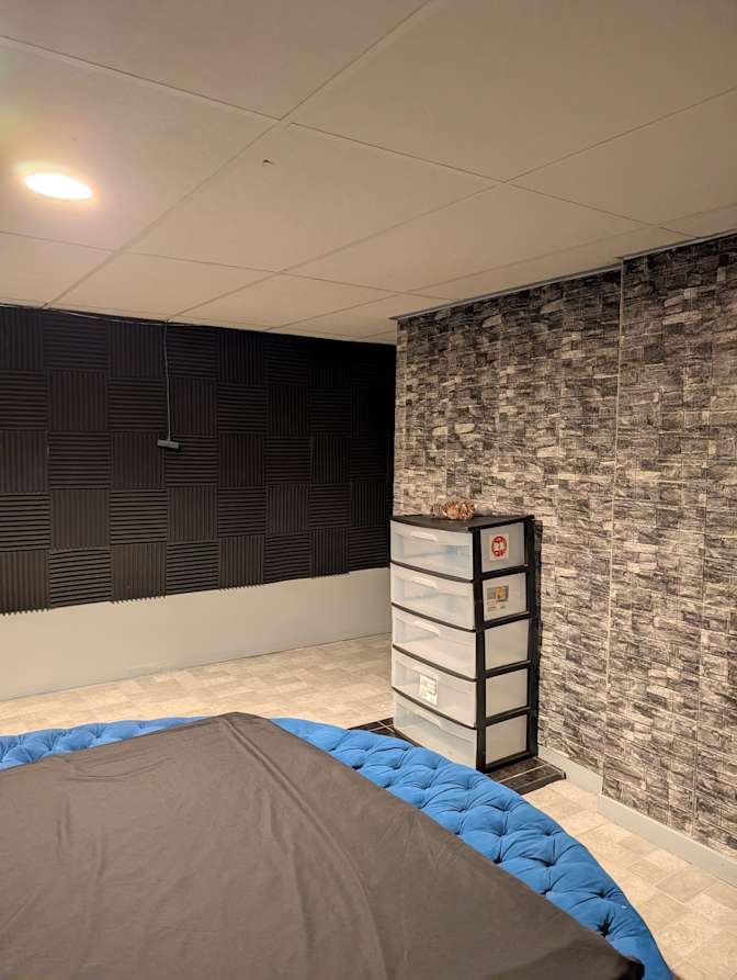 Jose's room