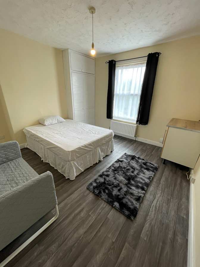 SavvaLET's room