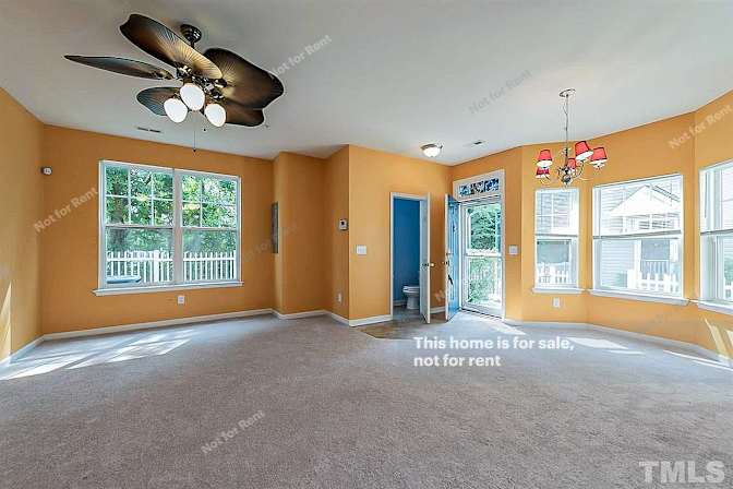 Alcove Rooms's room