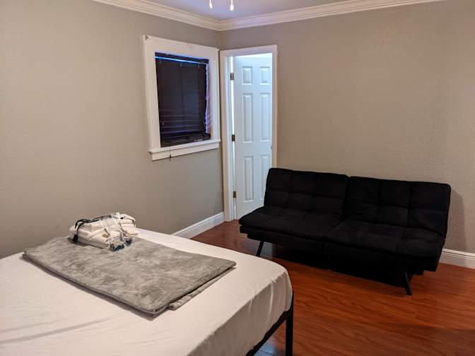 Hansen's room
