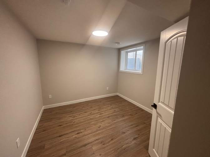 OLUDARE DAVID's room