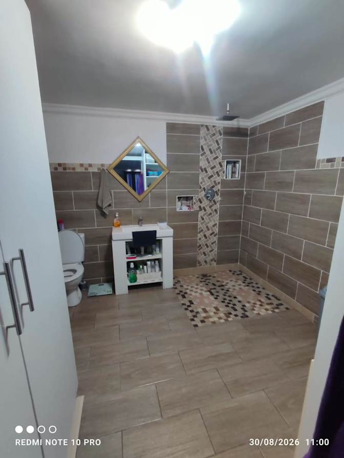 Dee's room