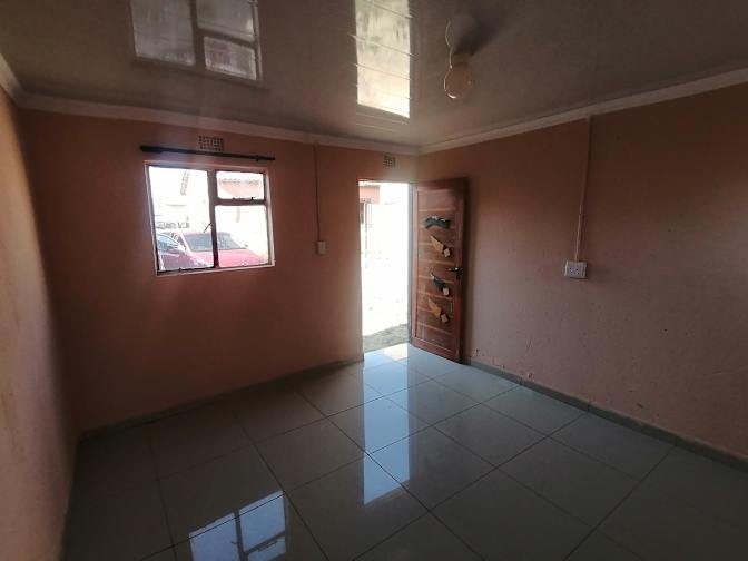 Sibusiso's room