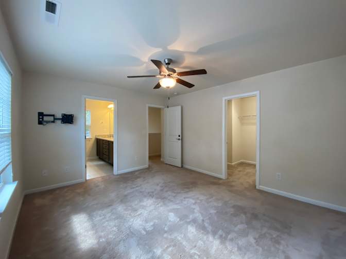 Alcove Rooms's room