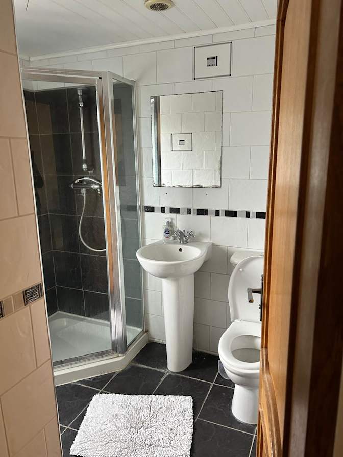 Gants Hill's room