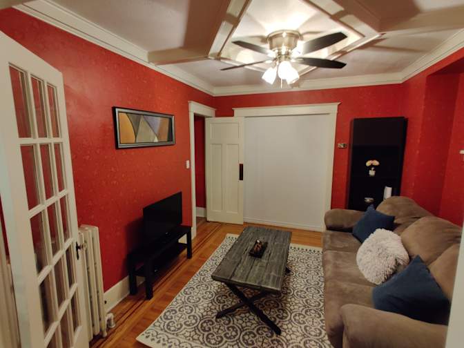 Carlos's room
