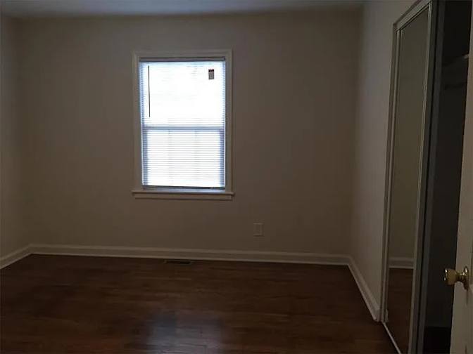 Alcove Rooms's room