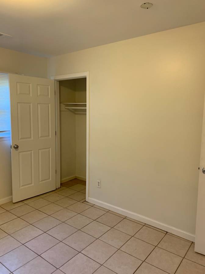 Alcove Rooms's room