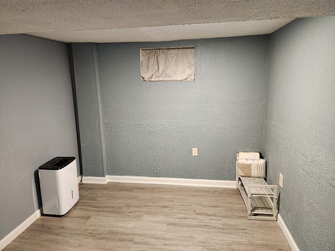 Dell's room