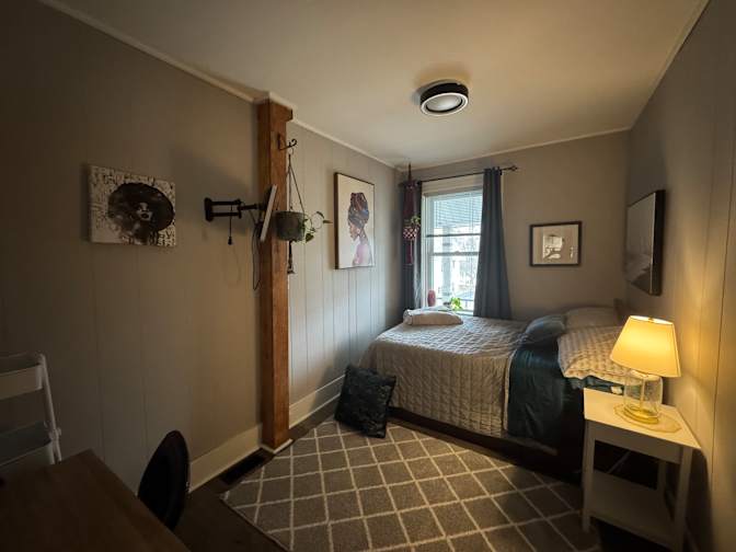 Lg's room