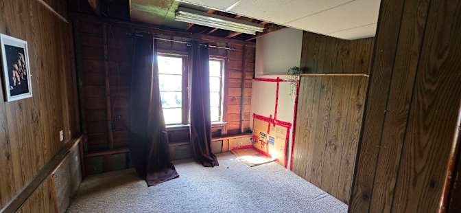 Masoud's room