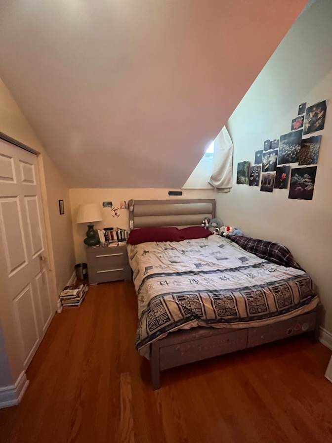des's room