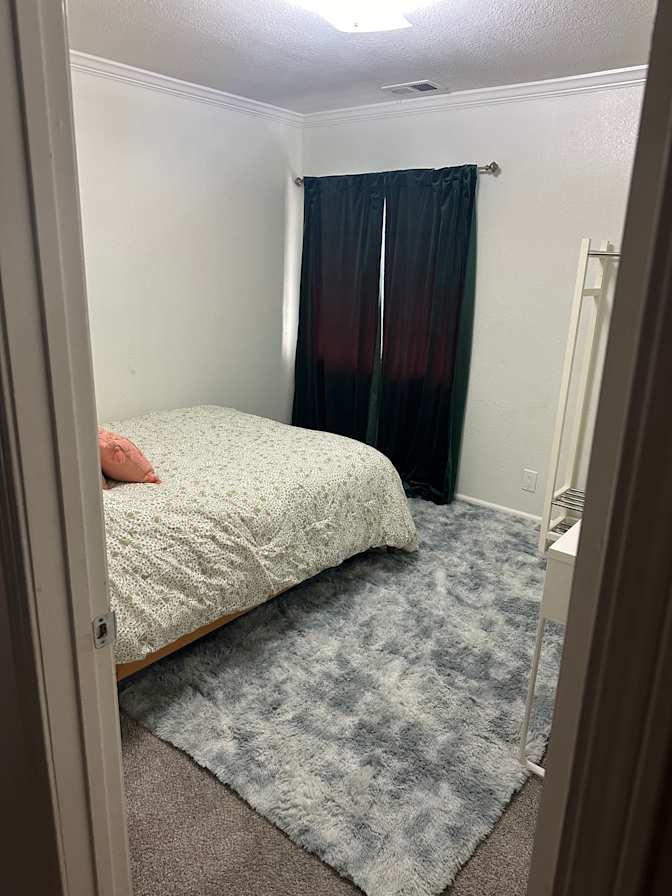Flor's room
