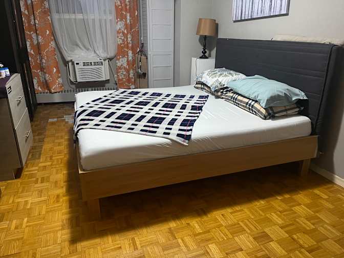 Ines delos Reyes's room