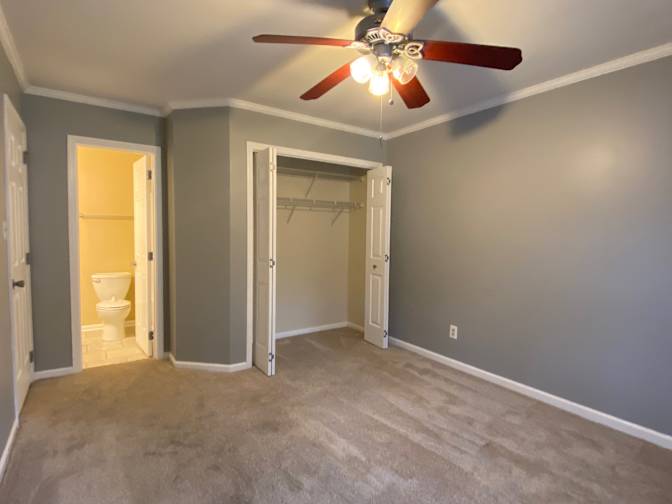 Alcove Rooms's room