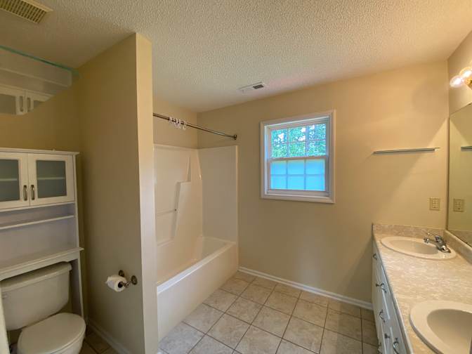 Alcove Rooms's room